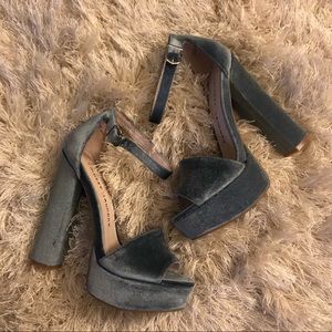 Chinese Laundry Velvet Platform Block Heel - 6 1/2